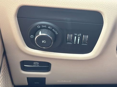 New 2026 Jeep Grand Cherokee L Limited image 34