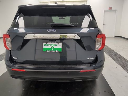 Used 2023 Ford Explorer XLT AWD/4WD image 7