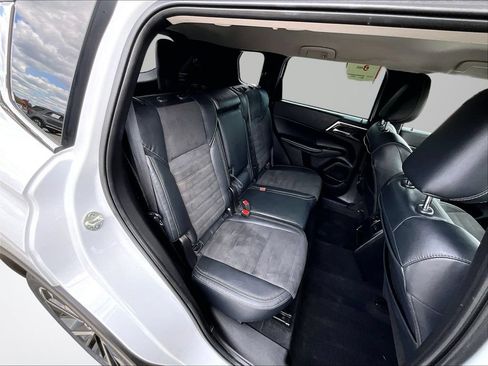 Used 2023 Mitsubishi Outlander SE AWD/4WD image 28