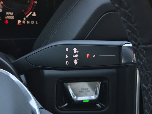 Used 2025 GMC Yukon XL Denali w/ Denali Reserve Package image 17