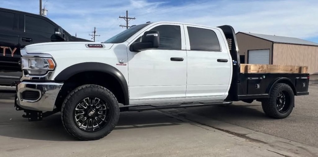 Used 2023 RAM 3500 Tradesman w/ Chrome Appearance Group AWD/4WD image 1