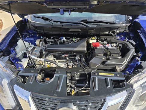 Used 2018 Nissan Rogue SV image 30