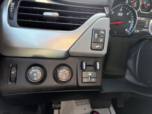 Used 2015 Chevrolet Tahoe LT image 27