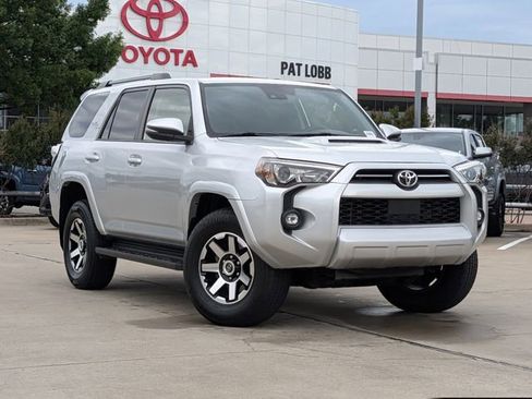 Used 2022 Toyota 4Runner TRD Off-Road Premium AWD/4WD image 2