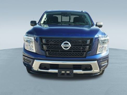 Used 2021 Nissan Titan SV w/ SV Convenience Package image 2