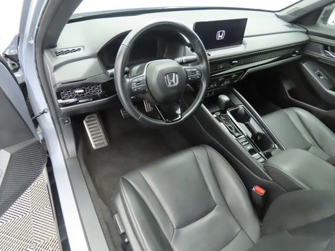 Used 2023 Honda Accord Sport image 9