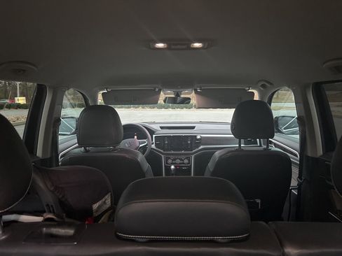 Used 2023 Volkswagen Atlas SE w/ Black Wheel Package image 8