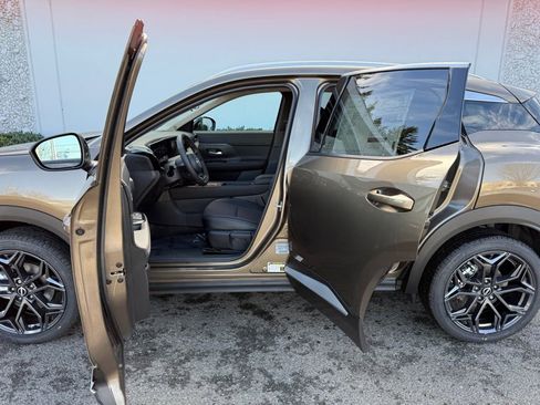 New 2026 Nissan Kicks SR w/ SR Premium Package image 14