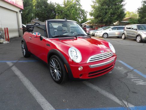 Used 2005 MINI Cooper Convertible FWD image 2