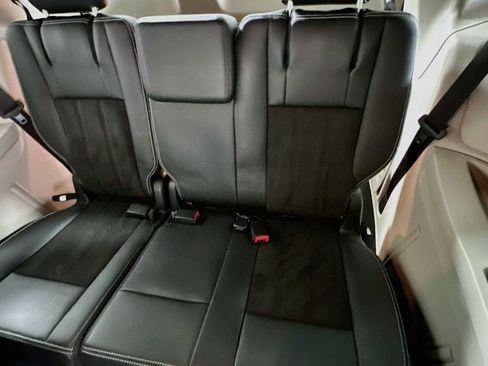 Used 2019 Dodge Grand Caravan SXT FWD image 27