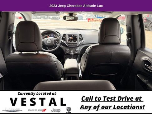 Used 2023 Jeep Cherokee Altitude Lux image 12