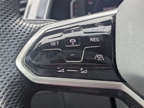 Used 2024 Volkswagen Tiguan SEL R-Line AWD/4WD image 32