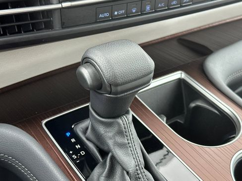 Used 2024 Toyota Sienna LE image 23