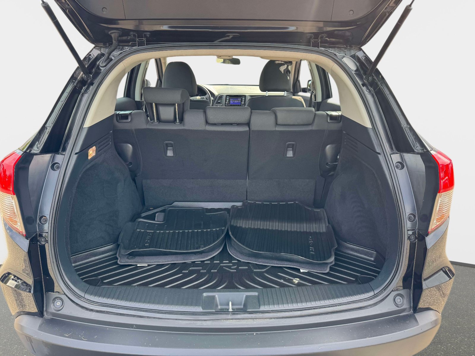 Used 2022 Honda HR-V LX image 11