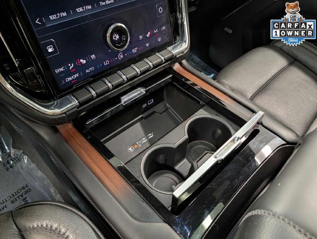 Used 2025 GMC Yukon Denali w/ Sun & Power Step Package AWD/4WD image 14