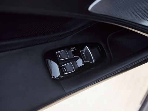 Used 2023 McLaren GT image 33