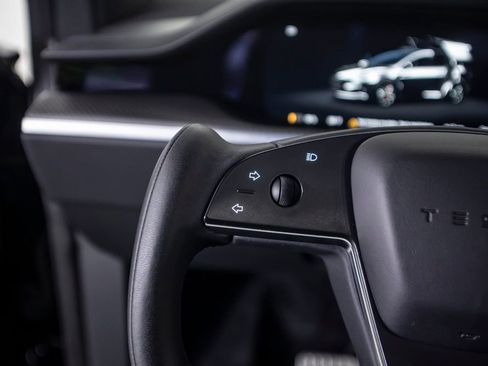 Used 2024 Tesla Model X Plaid image 29