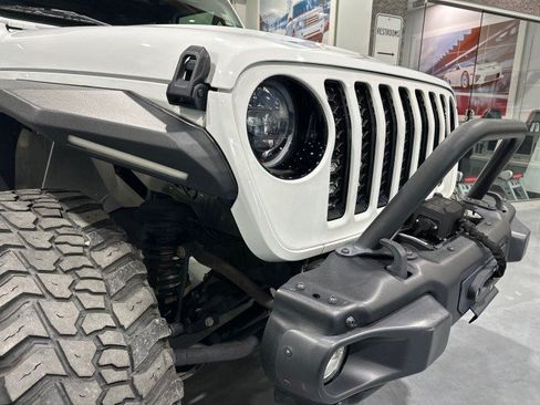 Used 2023 Jeep Gladiator Sport AWD/4WD image 23