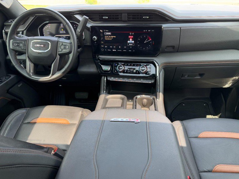 Used 2024 GMC Sierra 2500 AT4 w/ AT4 Premium Plus Package AWD/4WD image 12