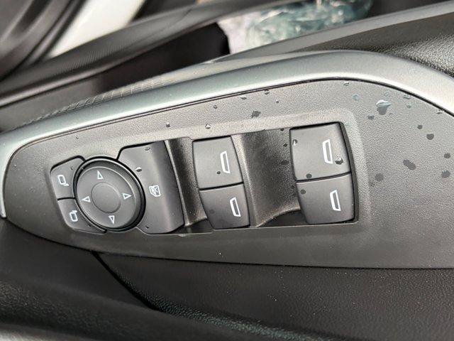 Used 2025 Chevrolet Trax RS w/ Sunroof Package FWD image 7