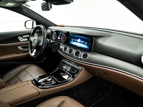 Used 2017 Mercedes-Benz E 300 4MATIC image 15