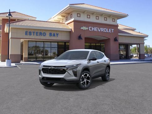 New 2026 Chevrolet Trax RS FWD image 8