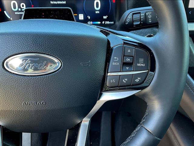 Used 2025 Ford Explorer Platinum RWD image 17