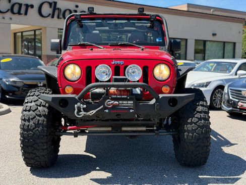 Used 2014 Jeep Wrangler Unlimited Rubicon w/ Connectivity Group AWD/4WD image 3