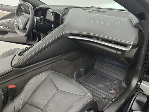 Used 2024 Chevrolet Corvette Stingray Preferred Conv w/ Z51 Performance Package RWD image 25