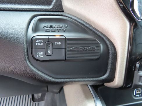 Used 2024 RAM 2500 Laramie AWD/4WD image 37