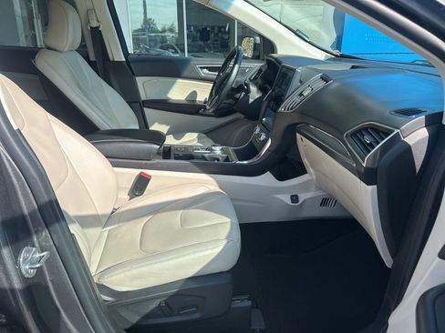 Used 2022 Ford Edge Titanium image 20