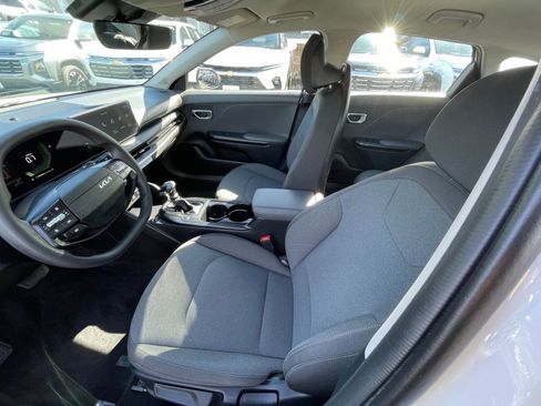 Used 2025 Kia K4 LXS image 25