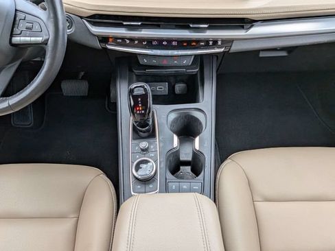 Used 2024 Cadillac XT4 Luxury w/ Cold Weather Package FWD image 21