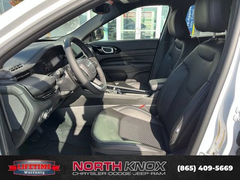 New 2026 Jeep Compass Latitude AWD/4WD image 3