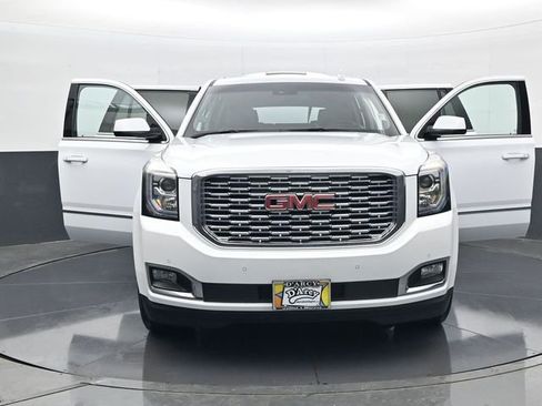 Used 2018 GMC Yukon Denali w/ Denali Ultimate Package image 32