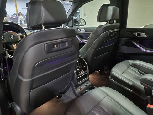 Used 2022 BMW X7 M50i w/ Executive Package AWD/4WD image 38