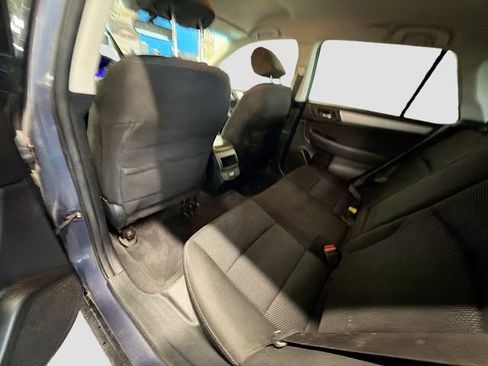Used 2018 Subaru Outback 2.5i Premium image 23