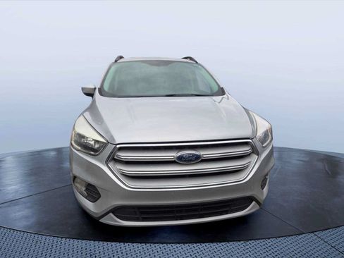 Used 2018 Ford Escape SE FWD image 2