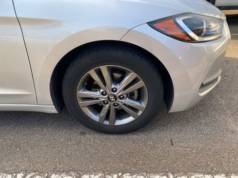 Used 2018 Hyundai Elantra SEL image 25