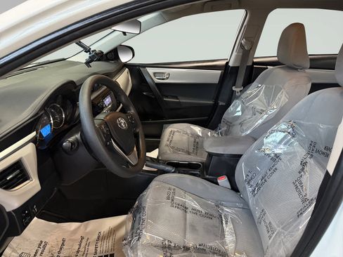 Used 2016 Toyota Corolla LE image 9