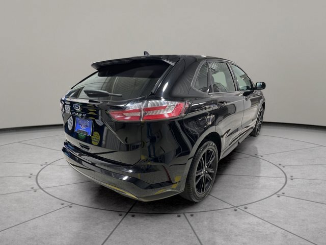 Certified 2024 Ford Edge ST-Line AWD/4WD image 3