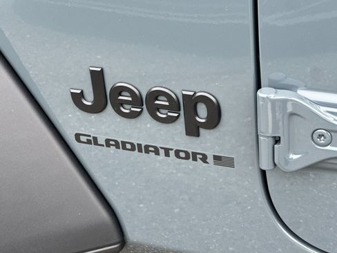 New 2026 Jeep Gladiator Sport AWD/4WD image 24