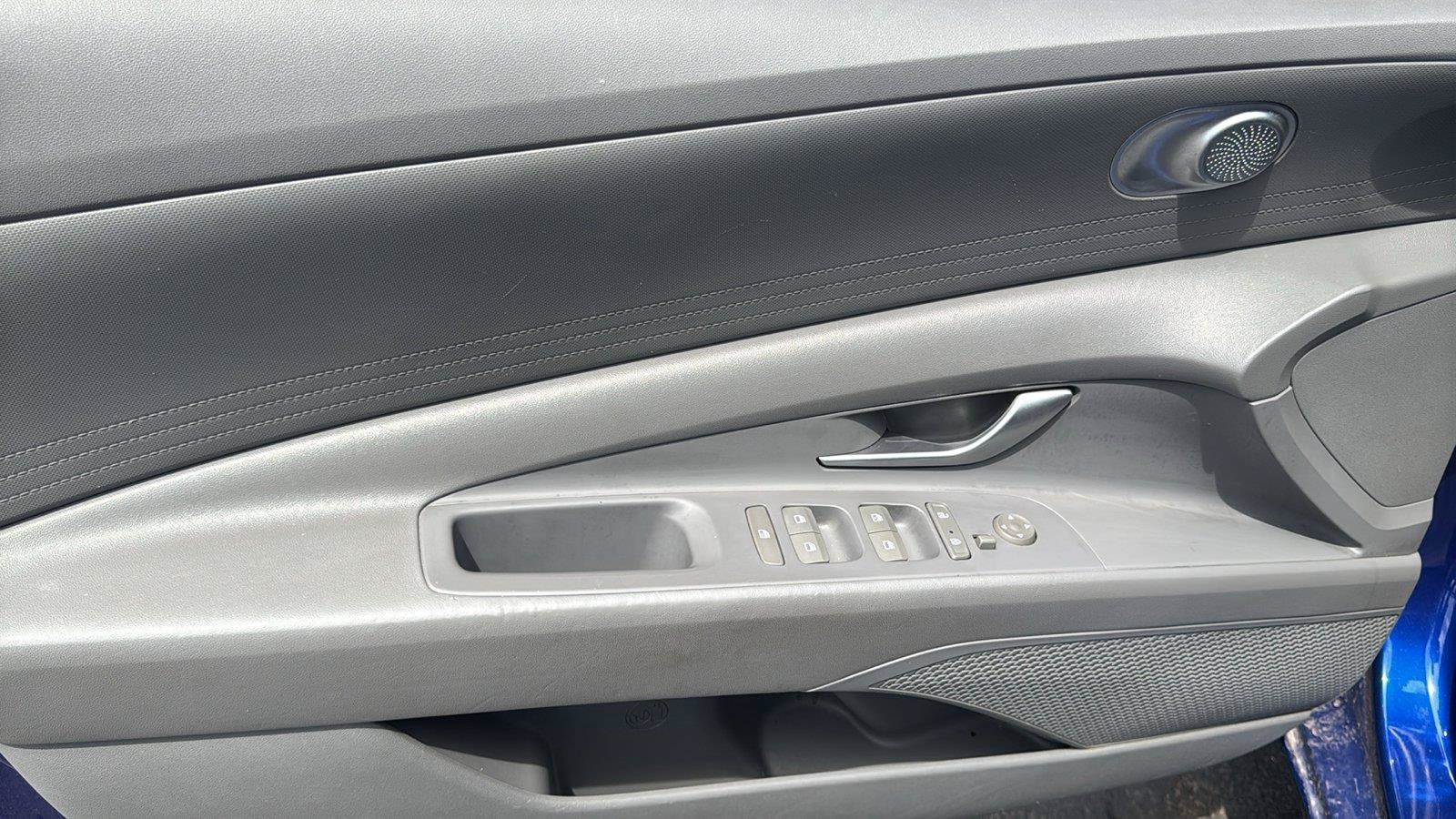 Used 2021 Hyundai Elantra SEL FWD image 8