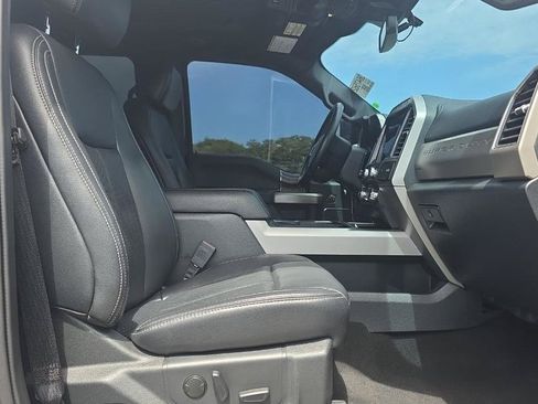 Used 2022 Ford F350 Lariat w/ Black Appearance Package AWD/4WD image 11