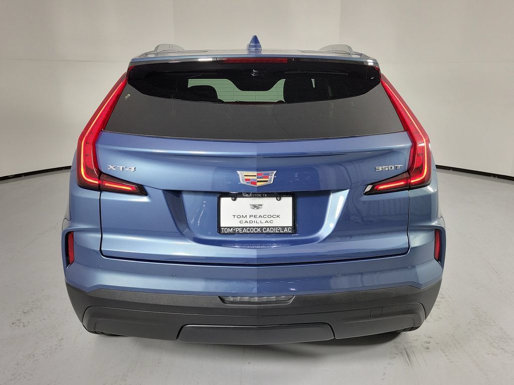 Certified 2024 Cadillac XT4 Luxury w/ Cold Weather Package FWD image 5