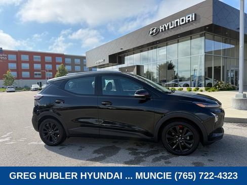 Used 2023 Chevrolet Bolt EUV LT w/ Convenience Package FWD image 1