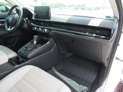 Used 2024 Honda CR-V EX-L image 11
