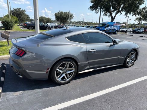 Used 2024 Ford Mustang Coupe RWD image 3