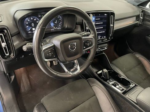 Used 2021 Volvo XC40 T5 R-Design w/ Advanced Package image 11
