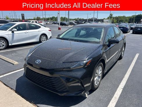 Used 2025 Toyota Camry LE FWD image 10